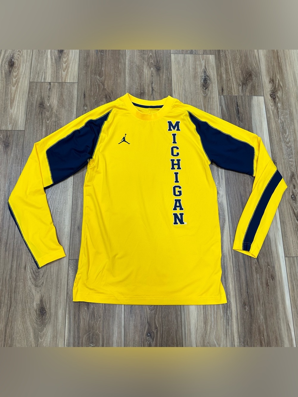 Nike Jordan Michigan Wolverines Basketball Shooting Shirt, Small